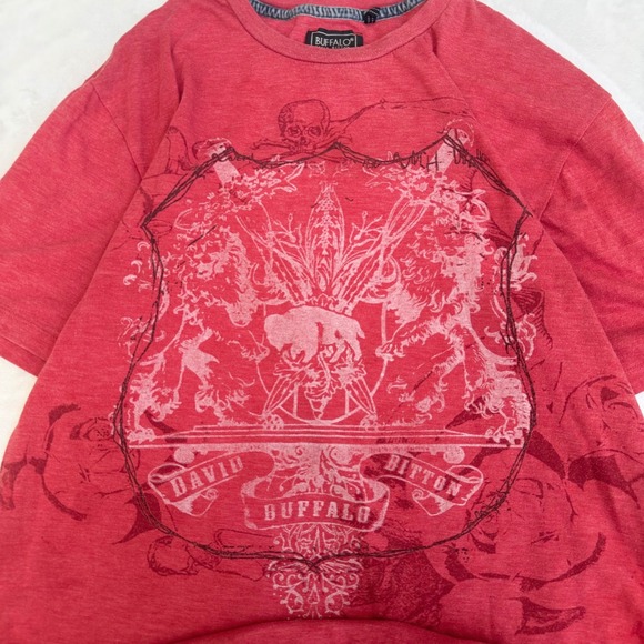 Buffalo David Bitton Men Red Graphic Crest Skull T-Shirt Large L/G Short Sleeve - Picture 3 of 7